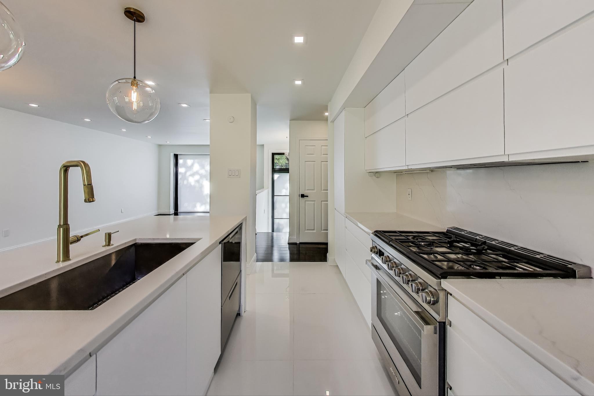 NEWPORT HILLS - Residential Lease