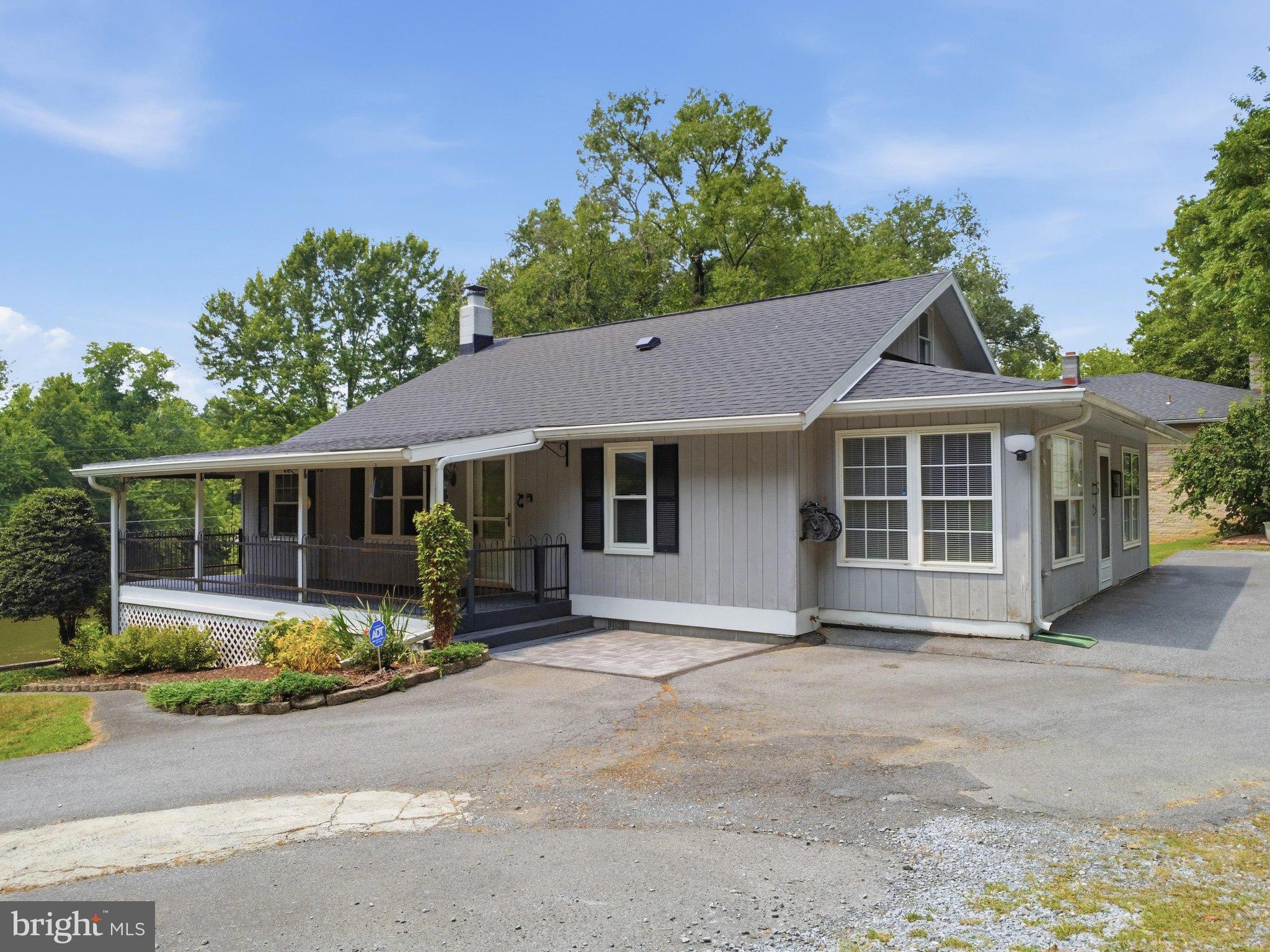 11733 SNUG HARBOR LANE