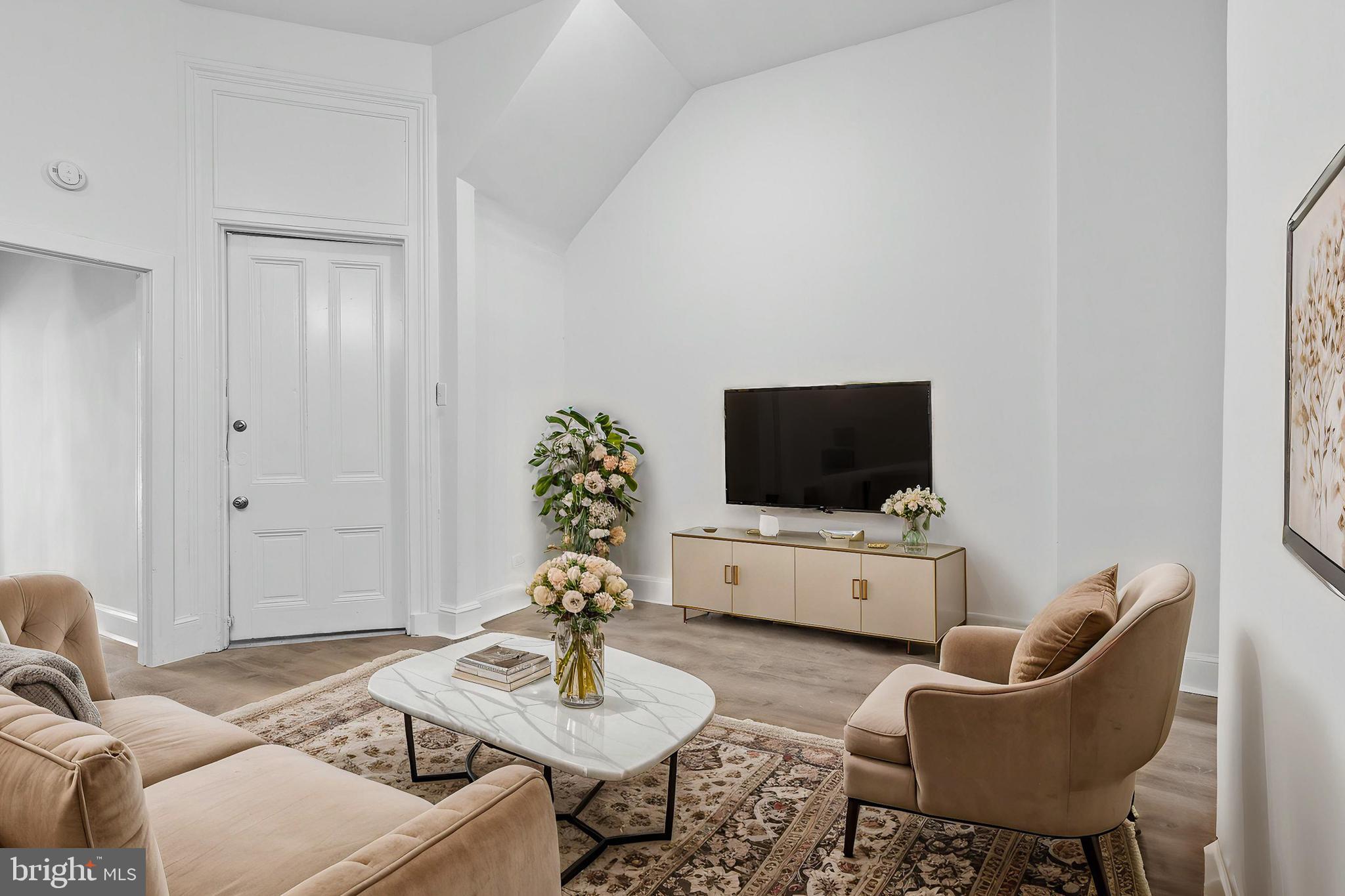FRANKLIN SQUARE HISTORIC DISTRICT - Residential Lease