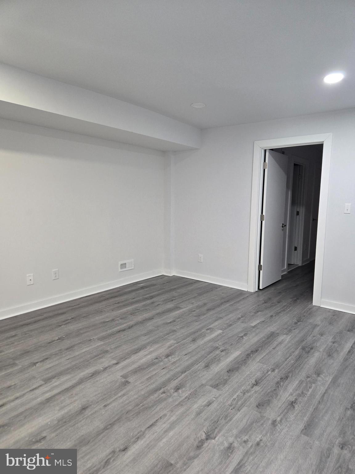 OLDE KENSINGTON - Residential Lease