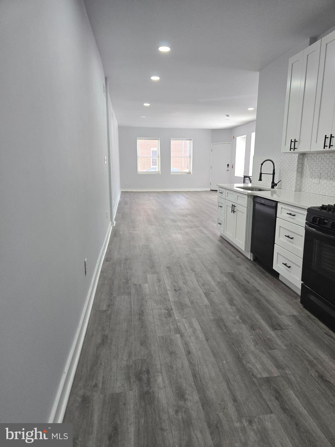 OLDE KENSINGTON - Residential Lease