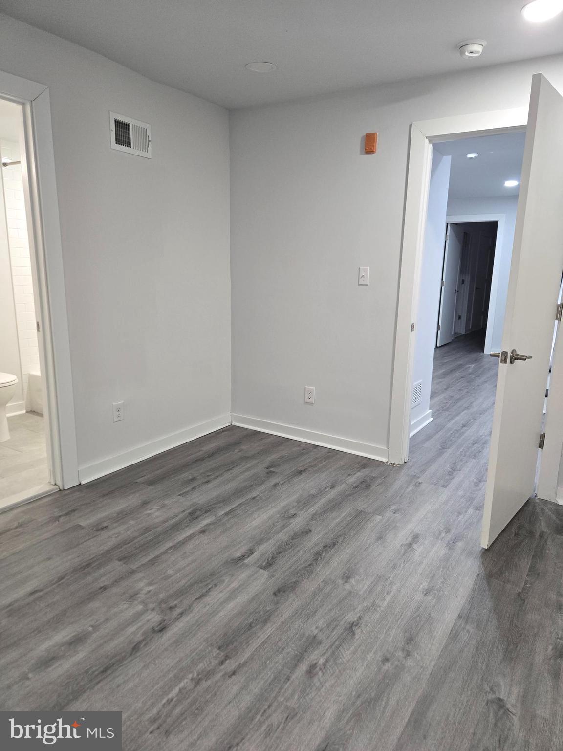 OLDE KENSINGTON - Residential Lease