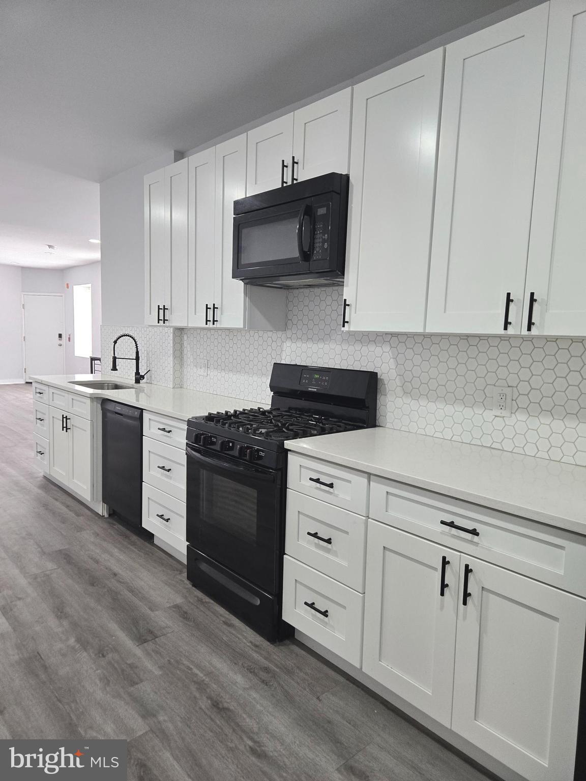 OLDE KENSINGTON - Residential Lease