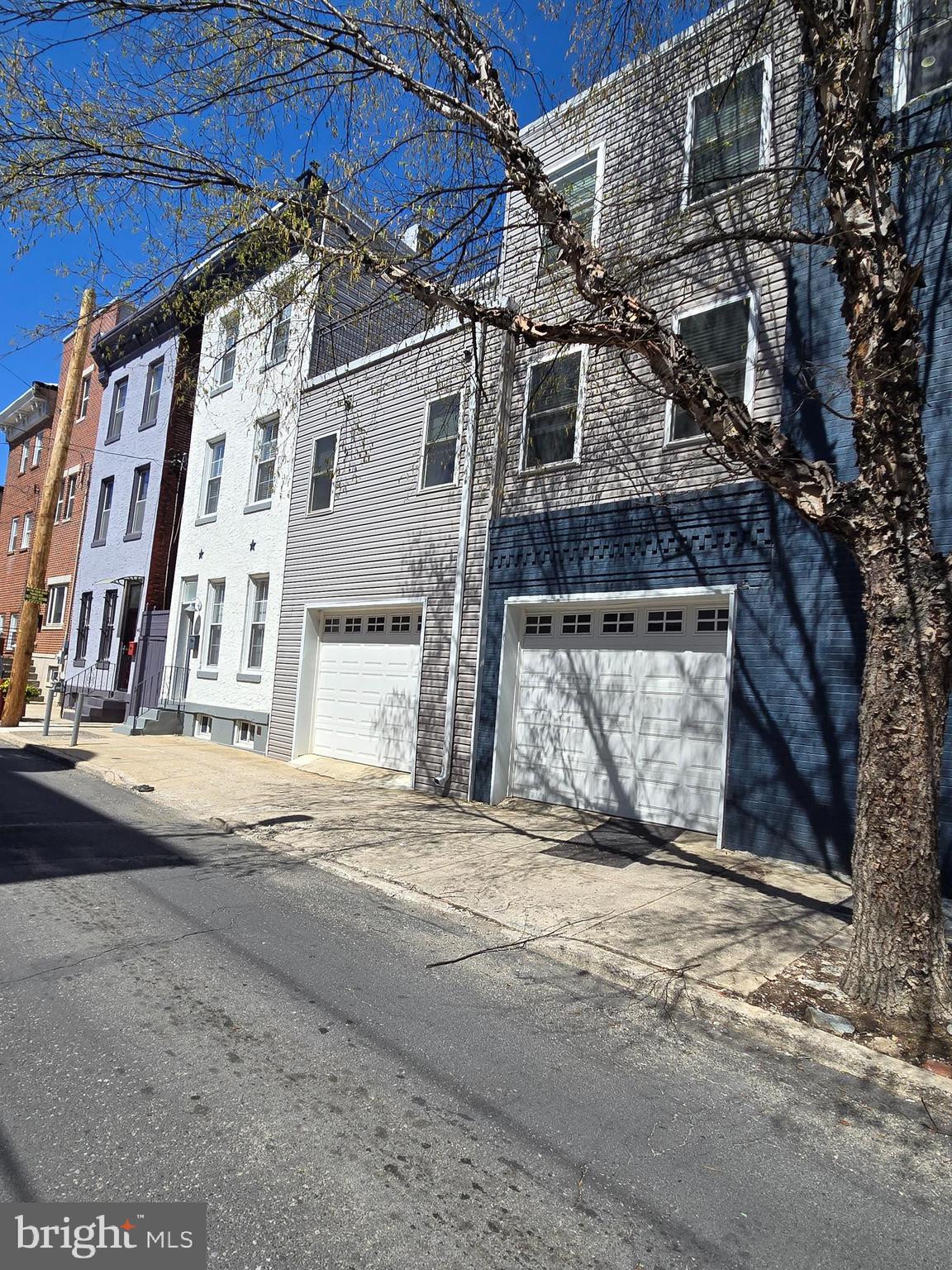 OLDE KENSINGTON - Residential Lease