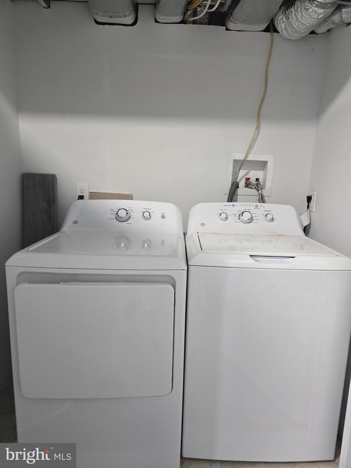 OLDE KENSINGTON - Residential Lease