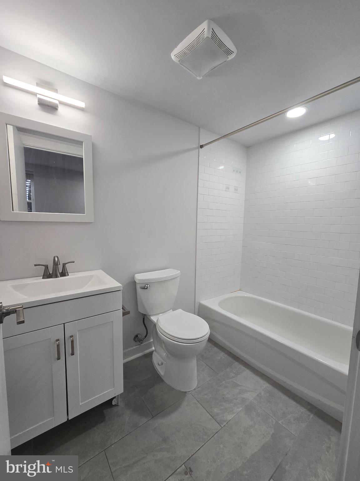 OLDE KENSINGTON - Residential Lease