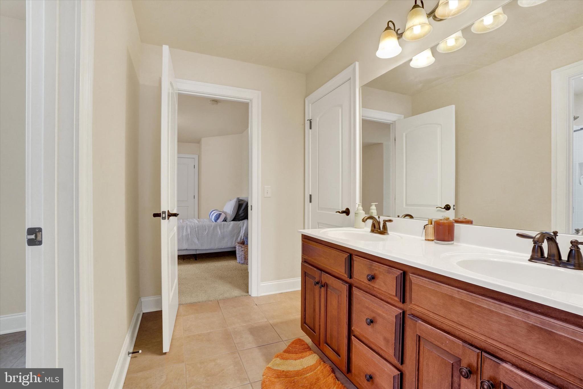 HAMPDEN SUMMIT - Residential
