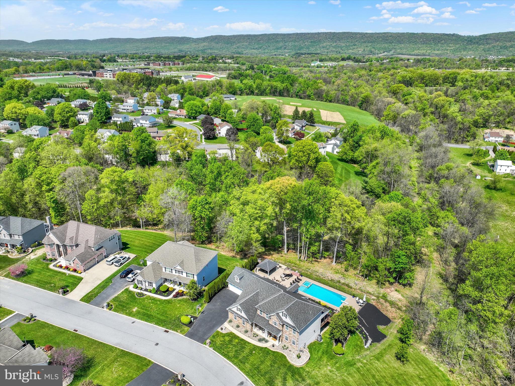 HAMPDEN SUMMIT - Residential