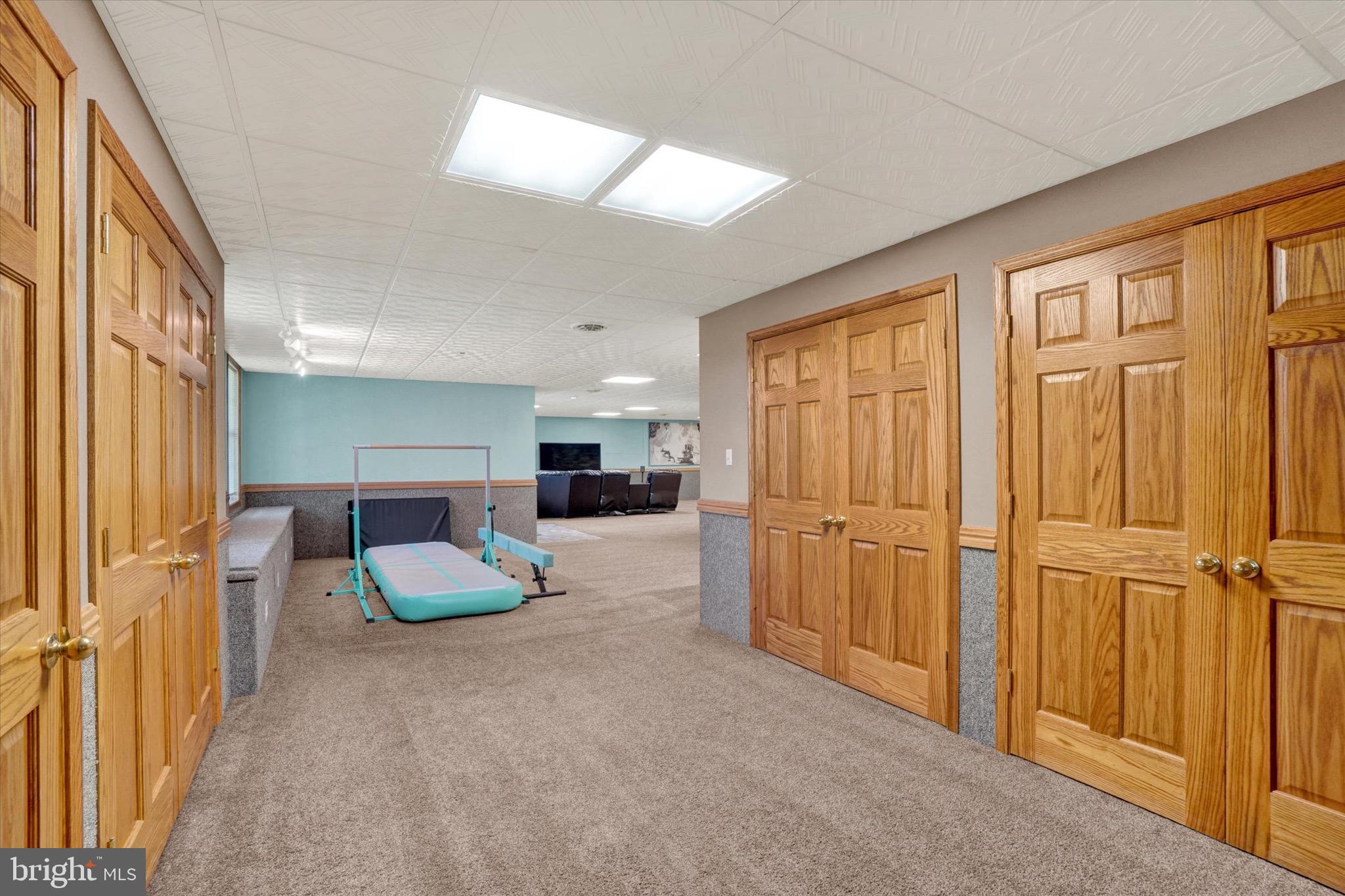 HAMPDEN SUMMIT - Residential