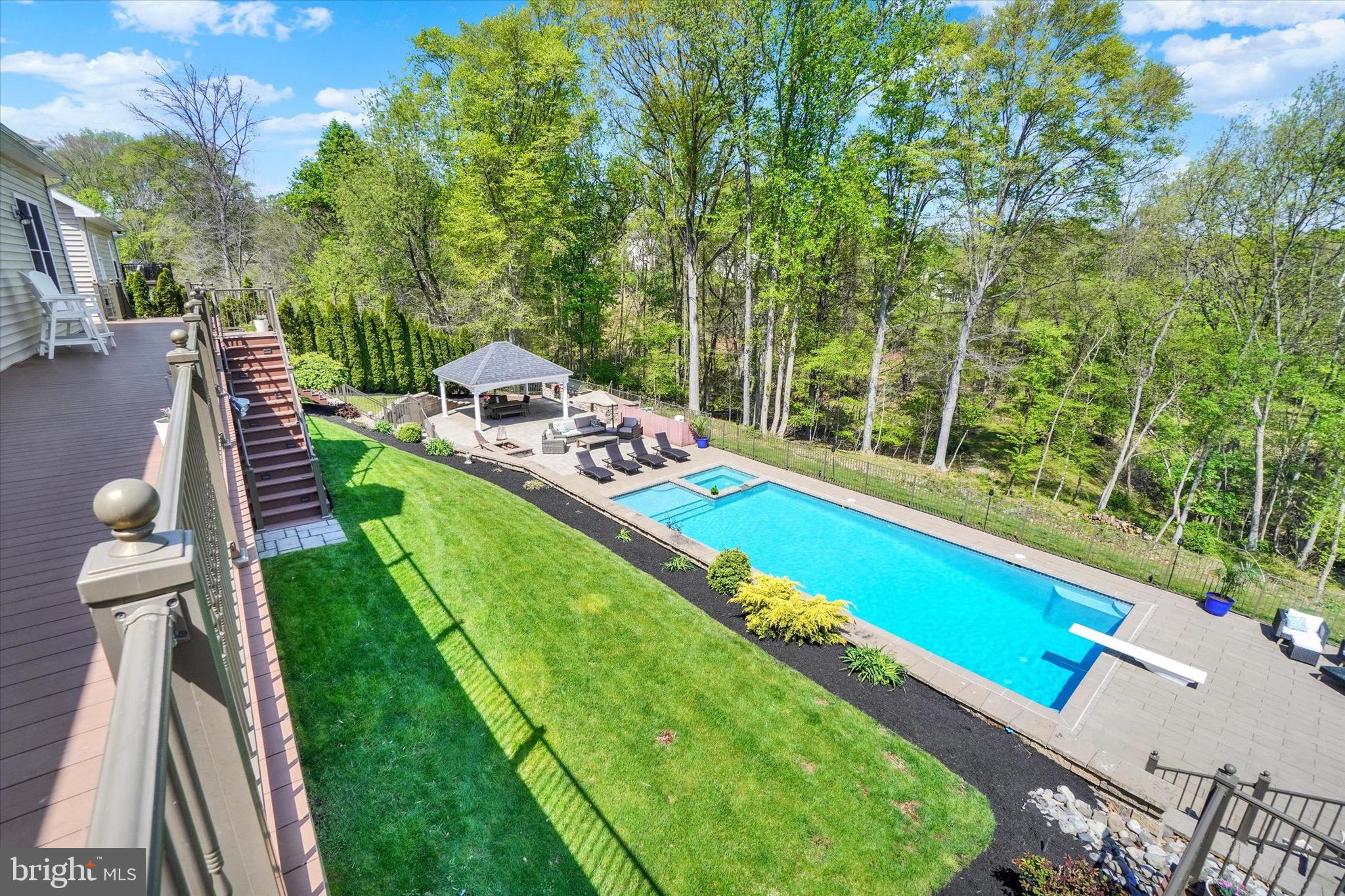 HAMPDEN SUMMIT - Residential