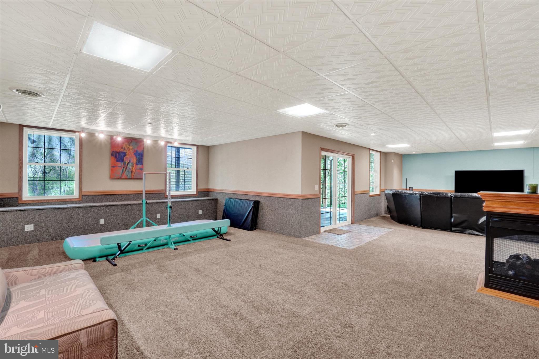 HAMPDEN SUMMIT - Residential