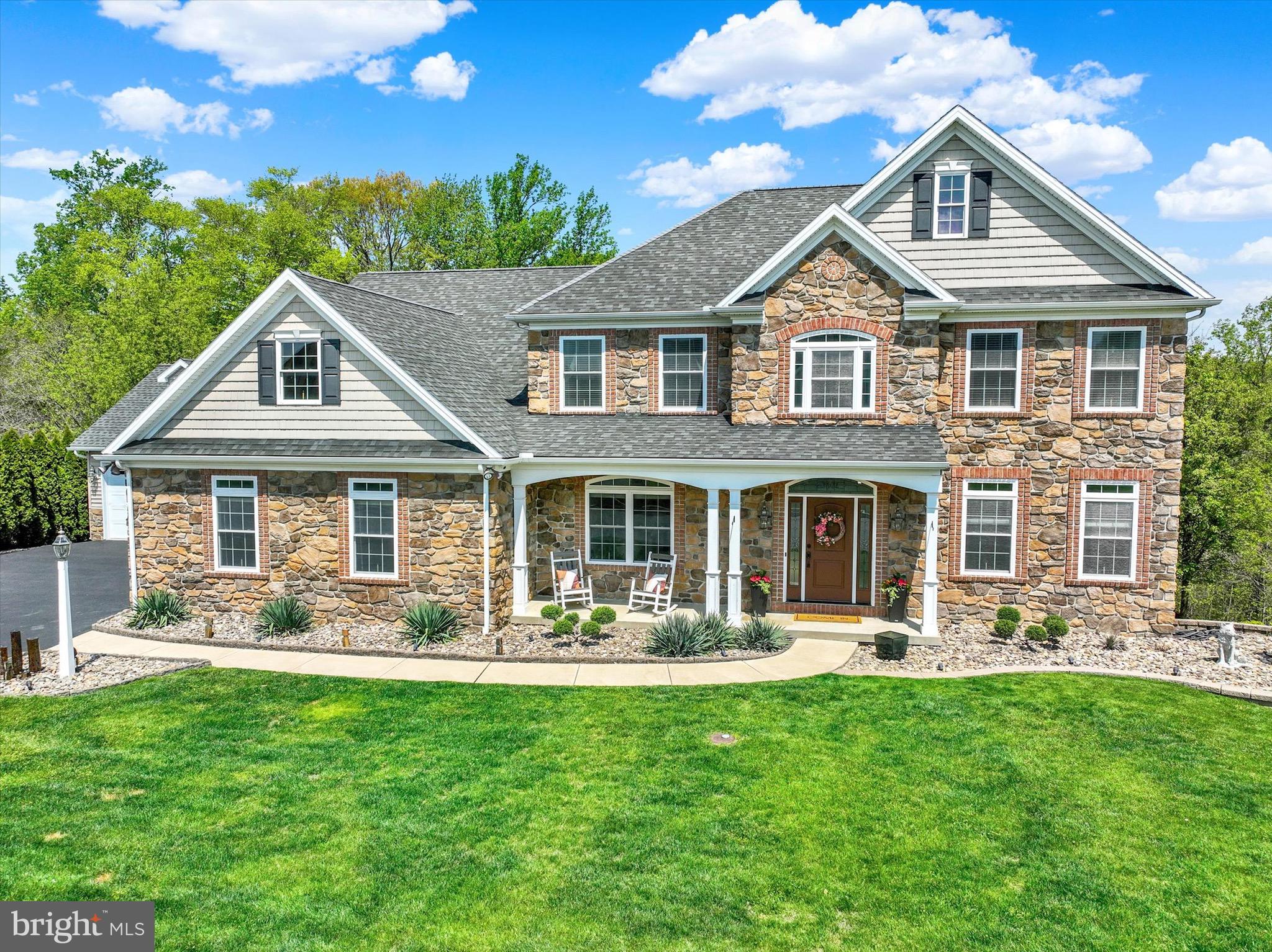 HAMPDEN SUMMIT - Residential