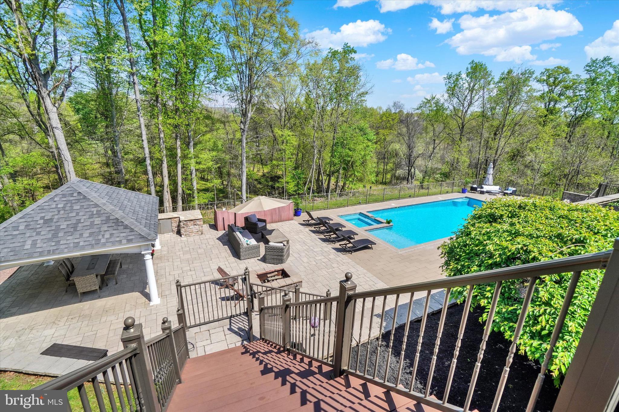 HAMPDEN SUMMIT - Residential