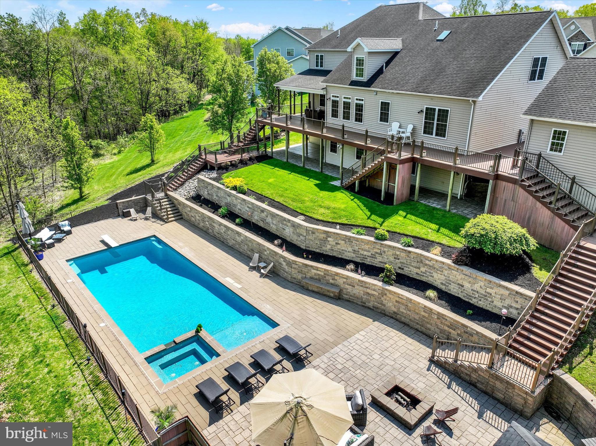 HAMPDEN SUMMIT - Residential