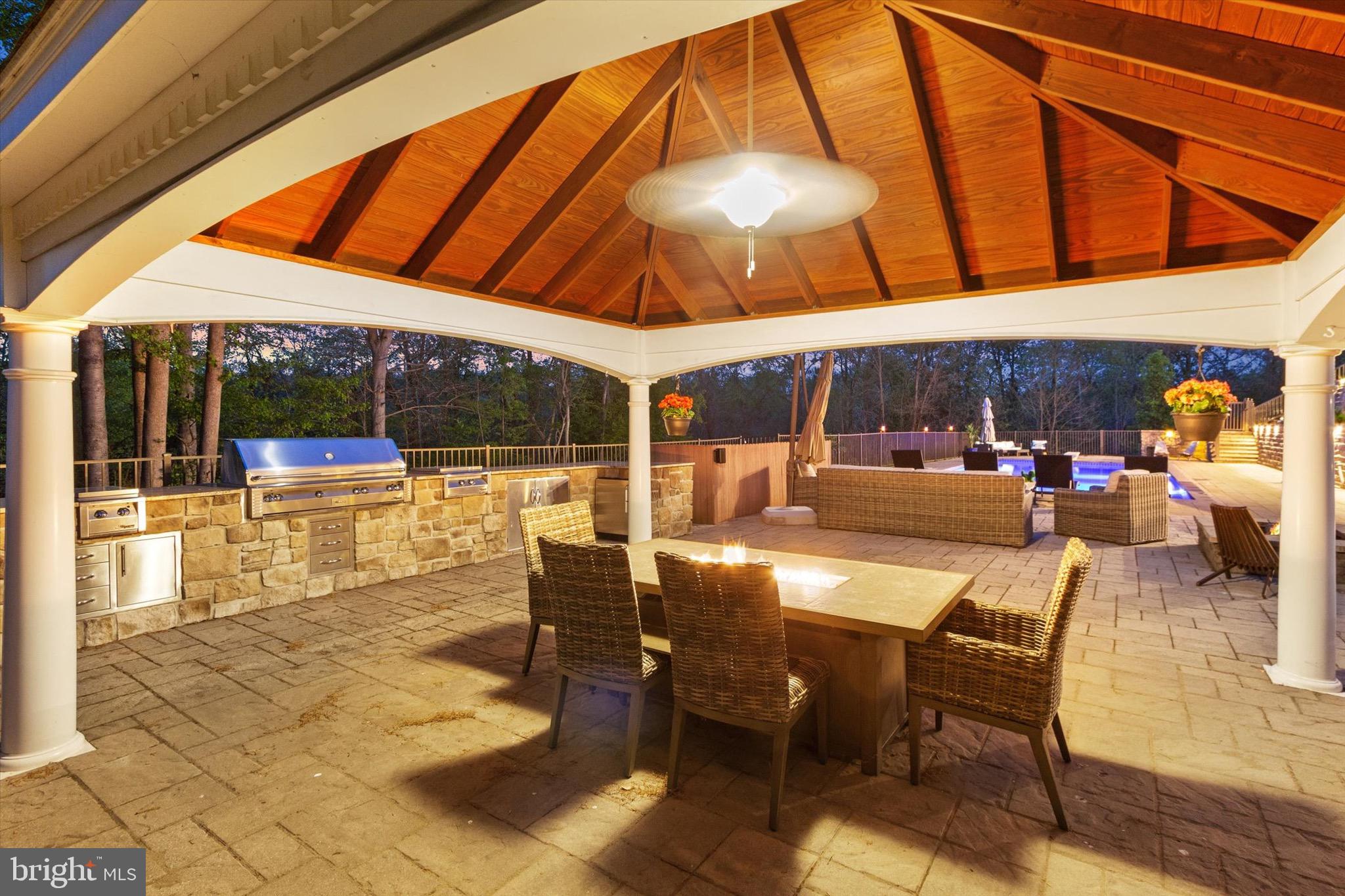 HAMPDEN SUMMIT - Residential