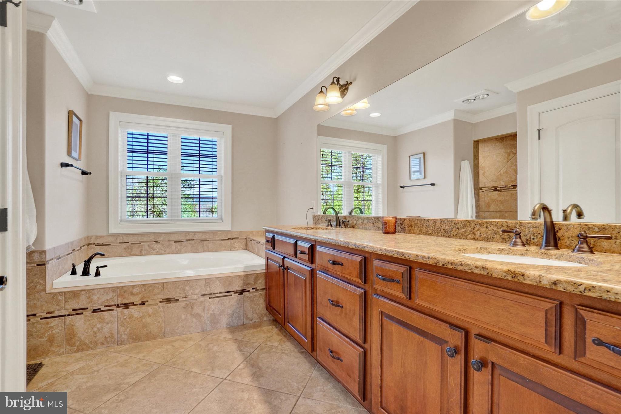 HAMPDEN SUMMIT - Residential