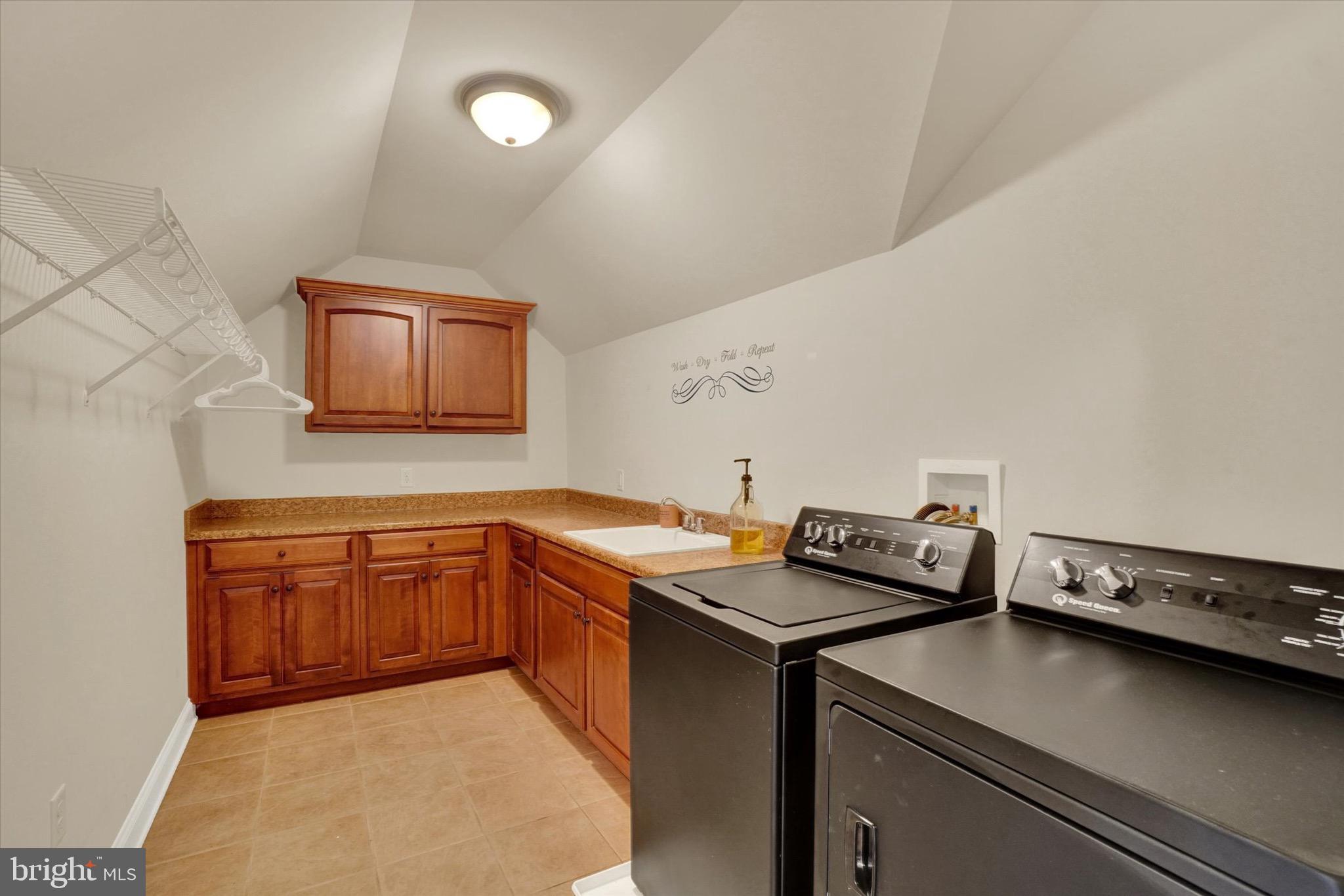 HAMPDEN SUMMIT - Residential