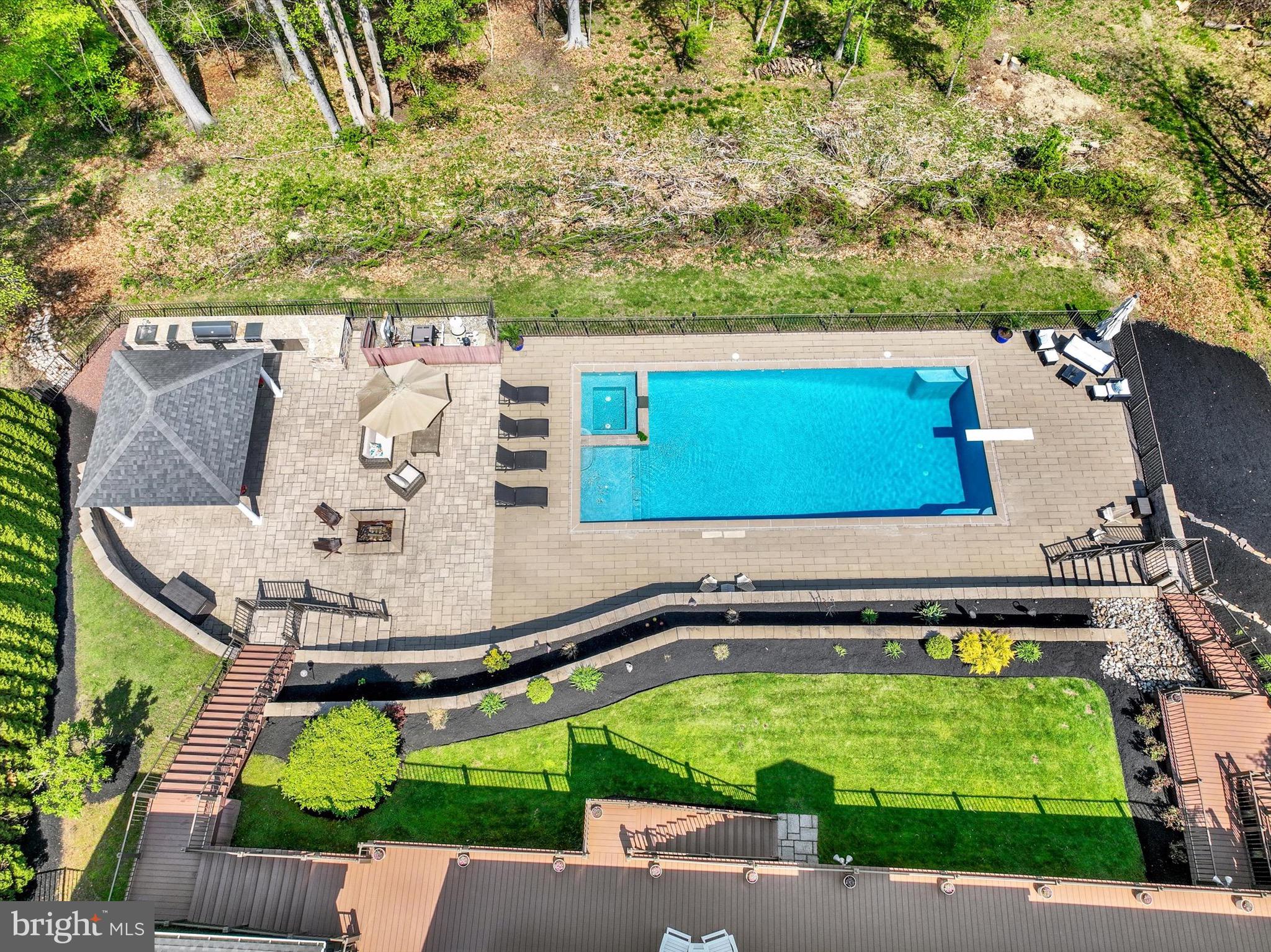 HAMPDEN SUMMIT - Residential