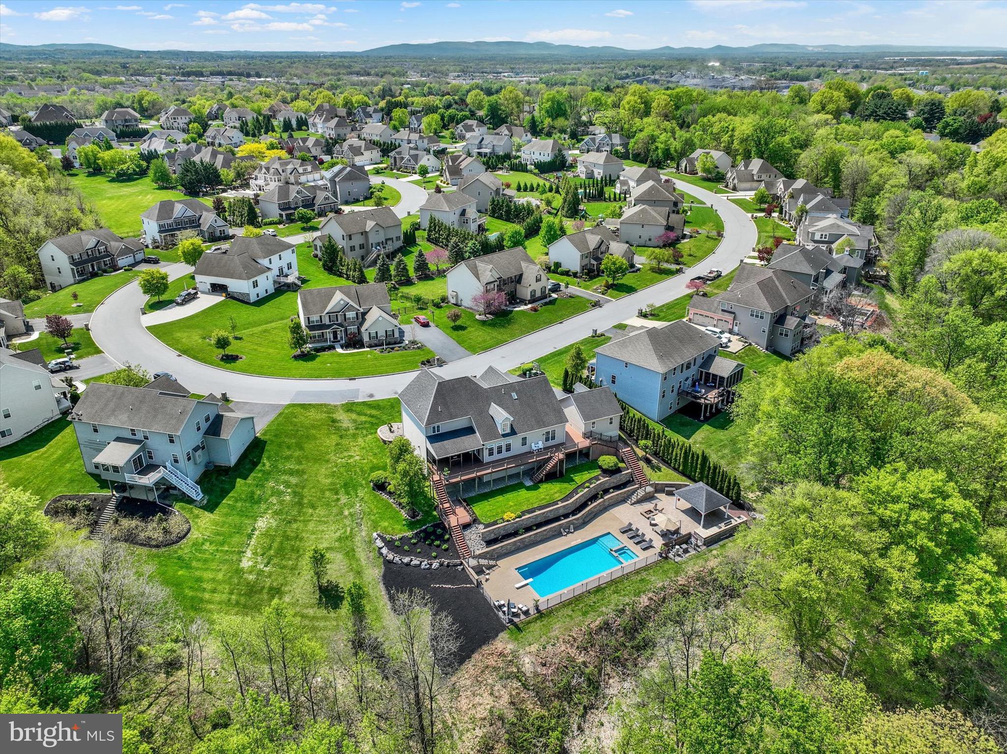 HAMPDEN SUMMIT - Residential