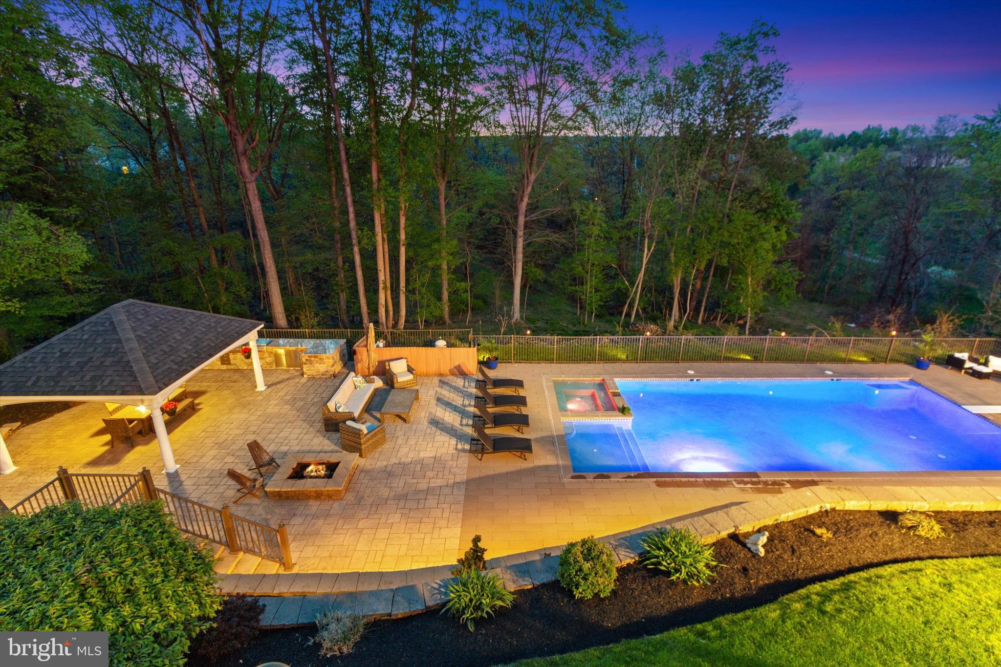 HAMPDEN SUMMIT - Residential