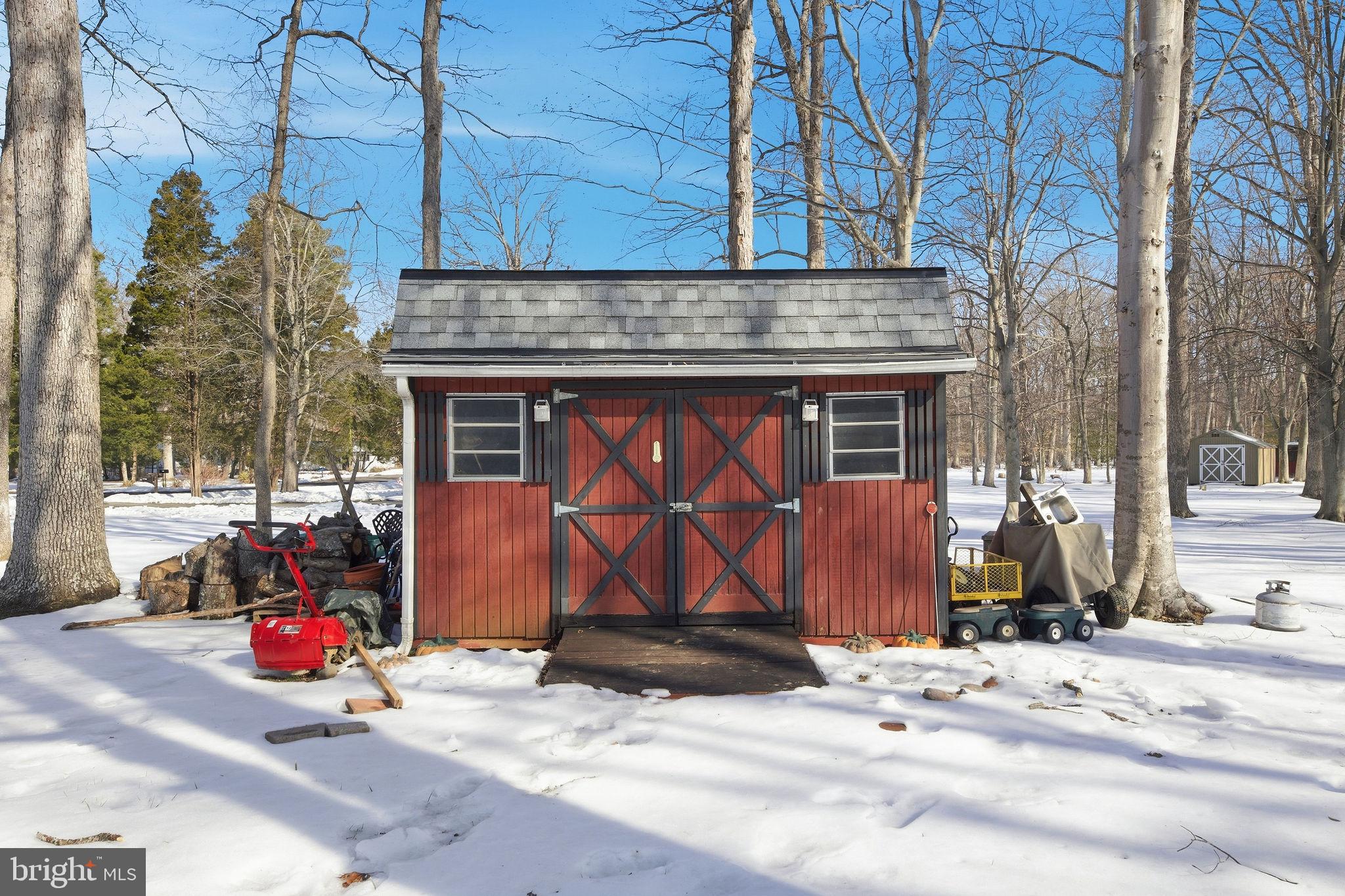 WARRLINDA VILLAGE - Residential