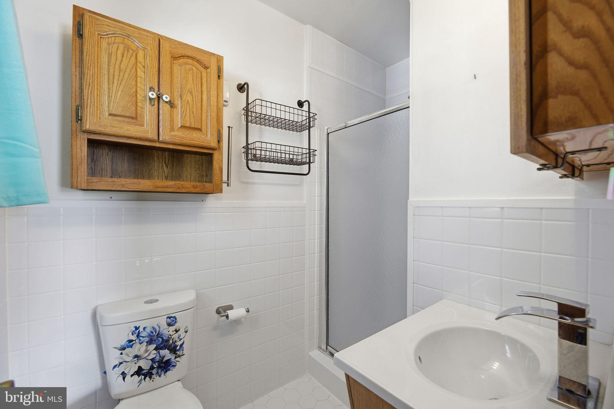 WARRLINDA VILLAGE - Residential