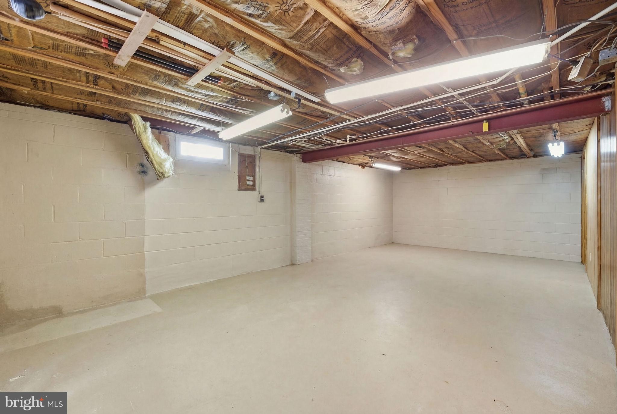 WARRLINDA VILLAGE - Residential