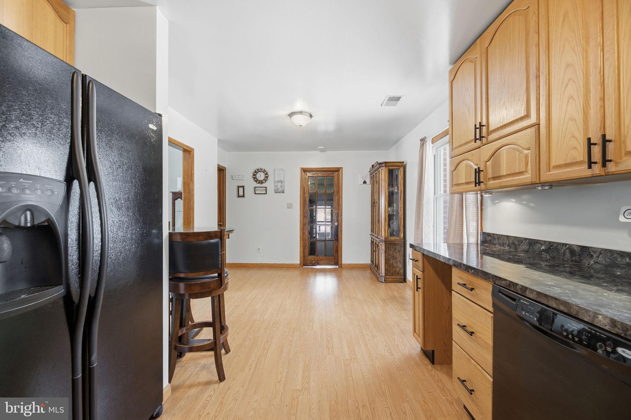 WARRLINDA VILLAGE - Residential