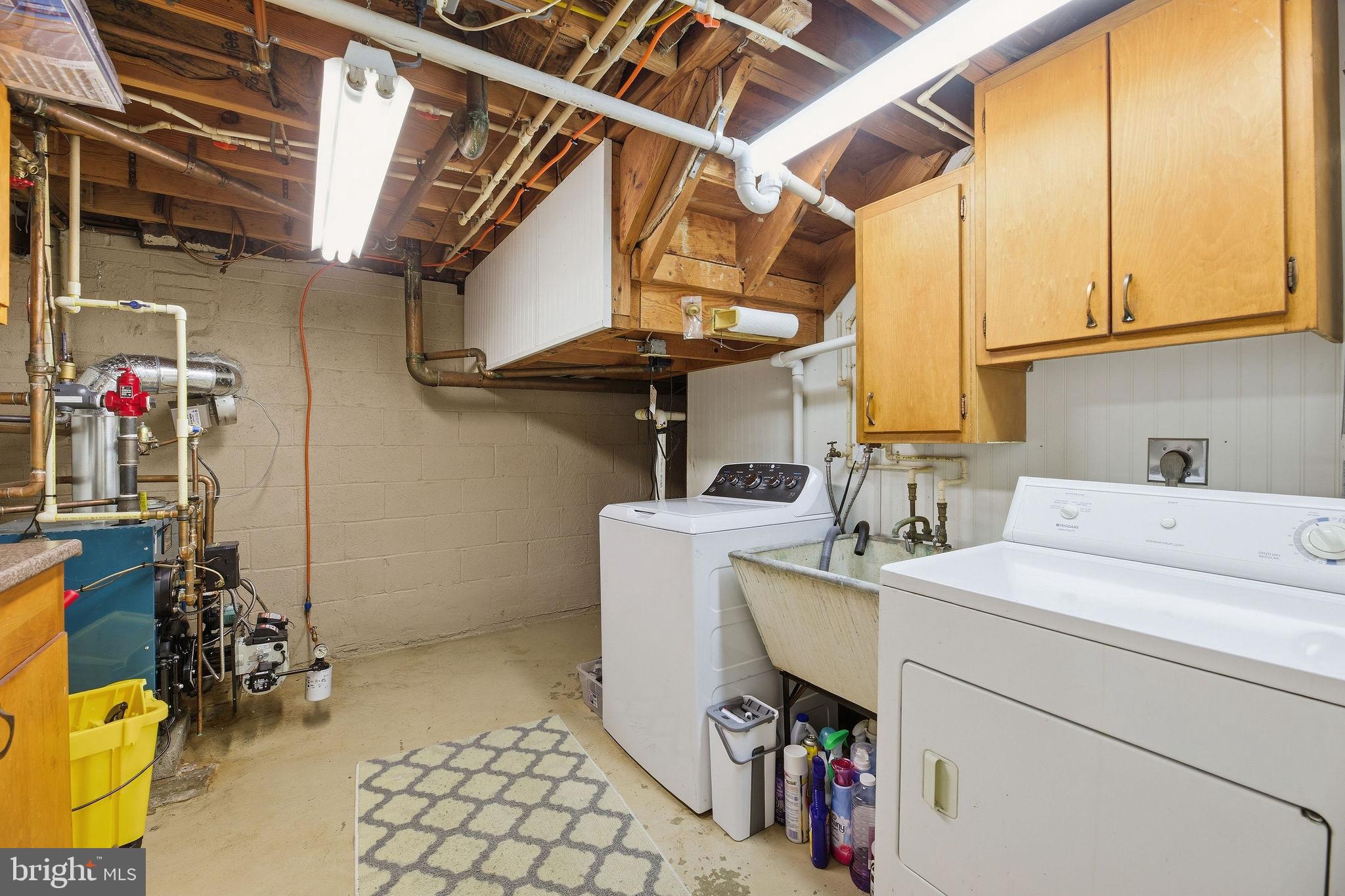 WARRLINDA VILLAGE - Residential