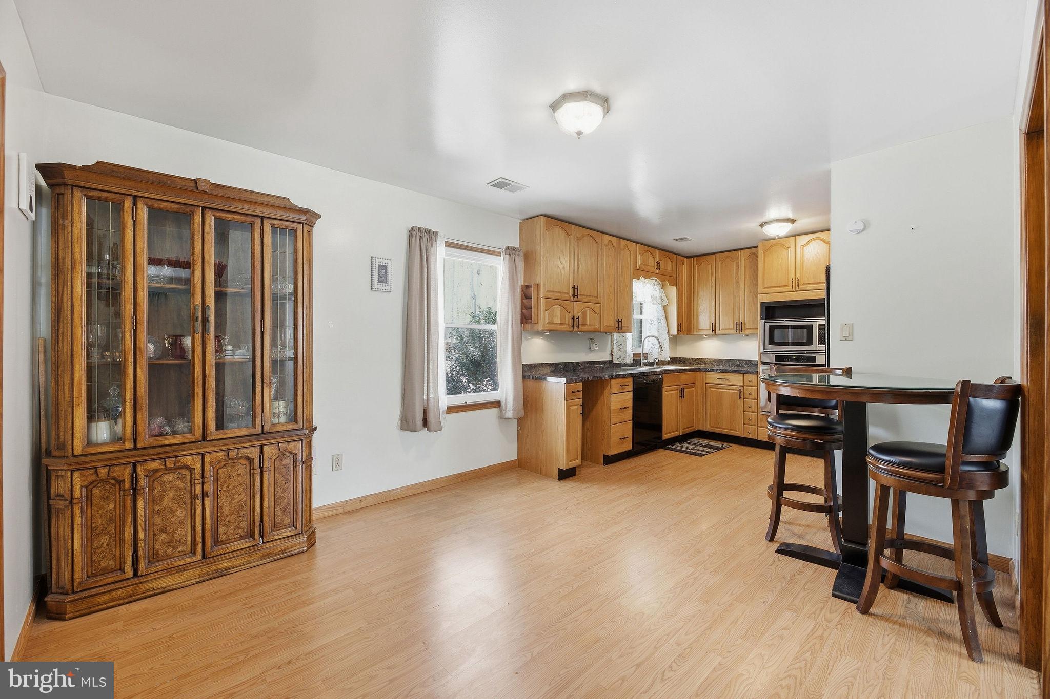 WARRLINDA VILLAGE - Residential