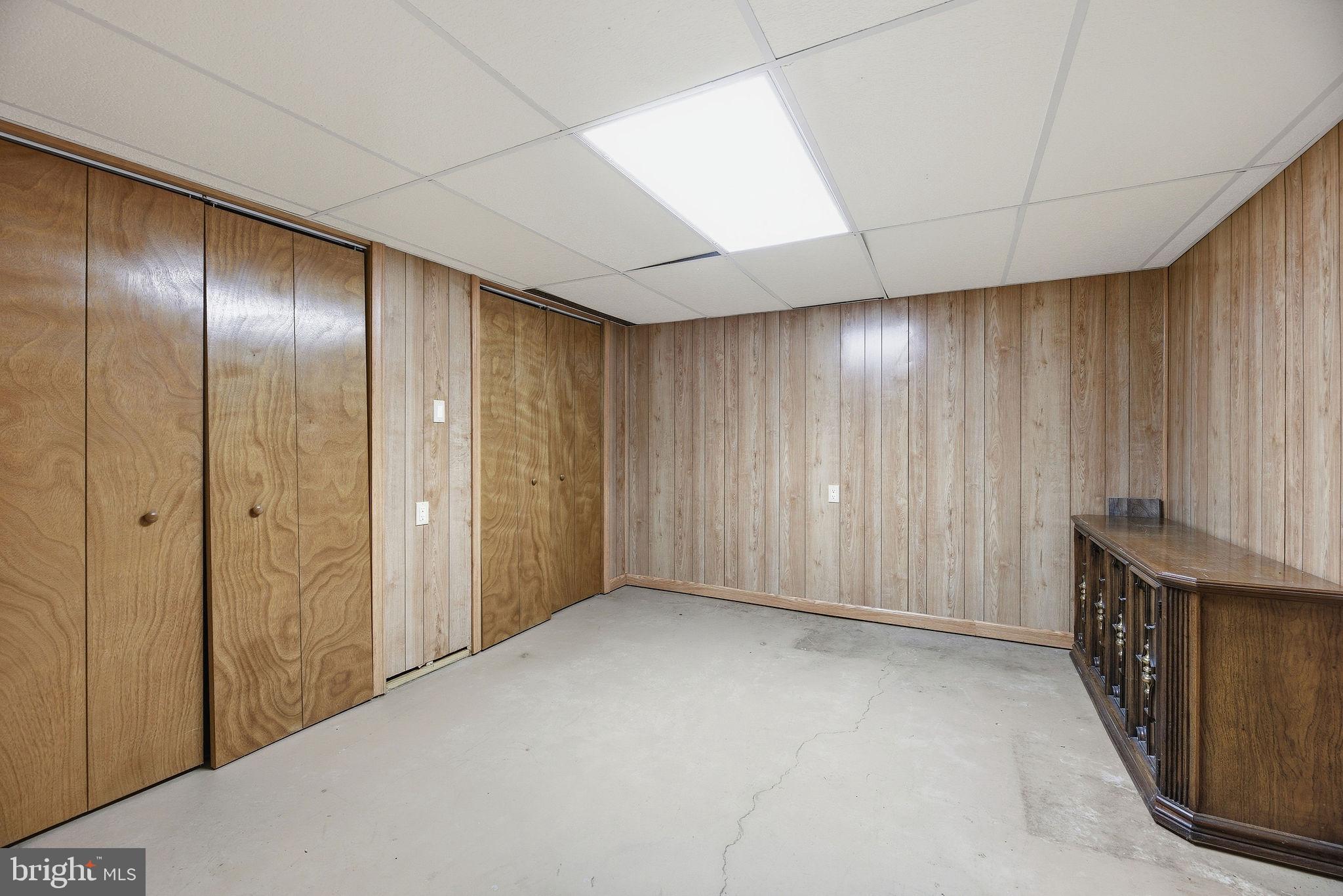 WARRLINDA VILLAGE - Residential