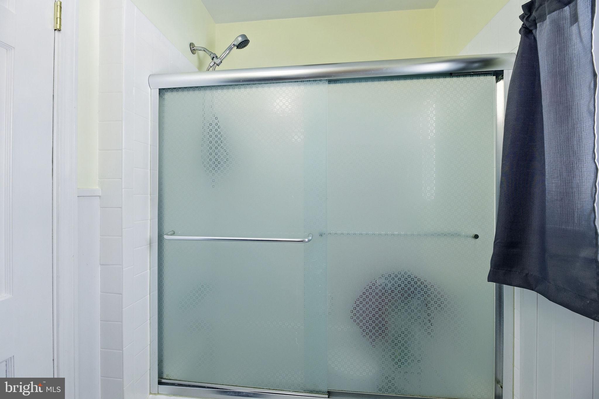 WARRLINDA VILLAGE - Residential