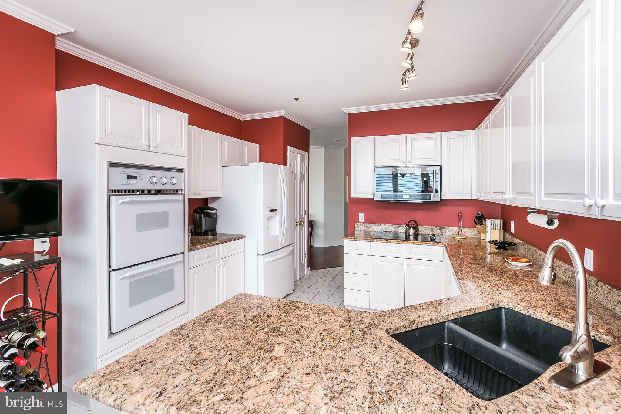 HARBORVIEW CONDOMINIUMS - Residential