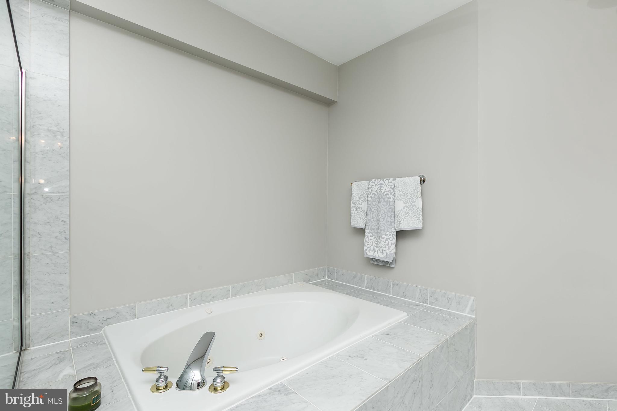 HARBORVIEW CONDOMINIUMS - Residential