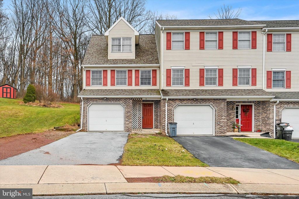 Photo of 10 Highland Court, Reinholds, PA 17569 (MLS # PALA2045256)