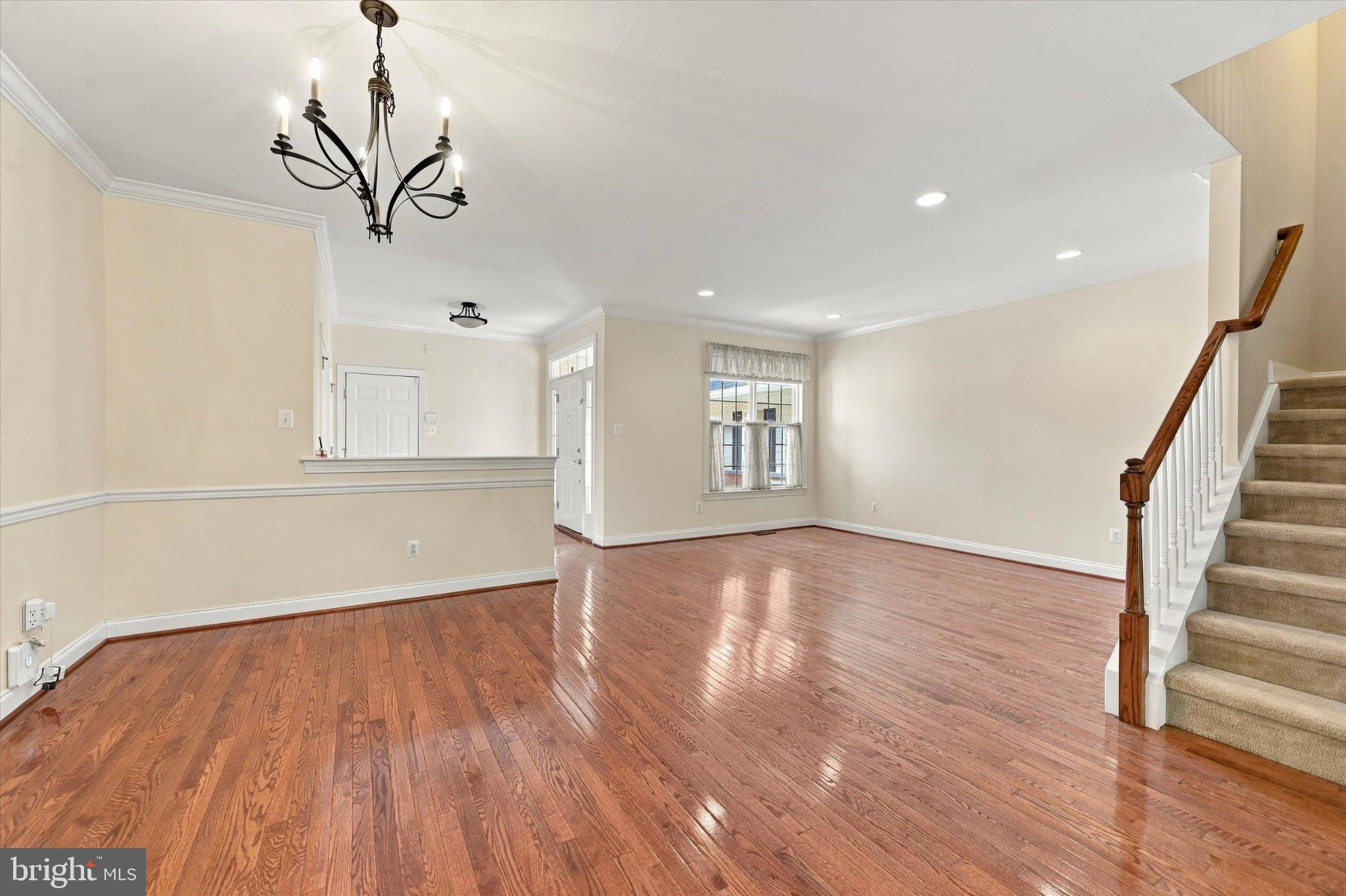 1204 DERRY LANE