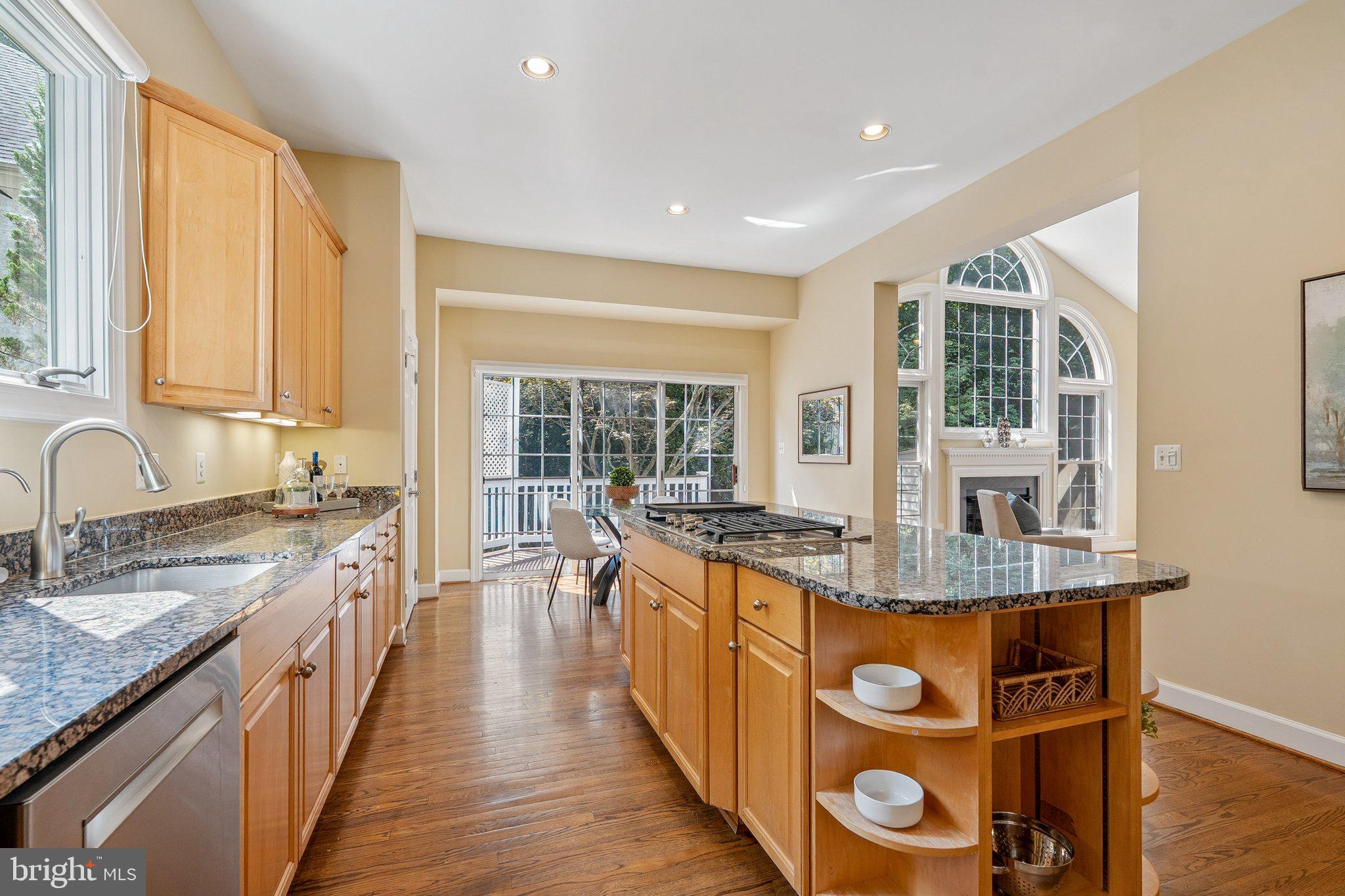 POTOMAC REGENCY - Residential