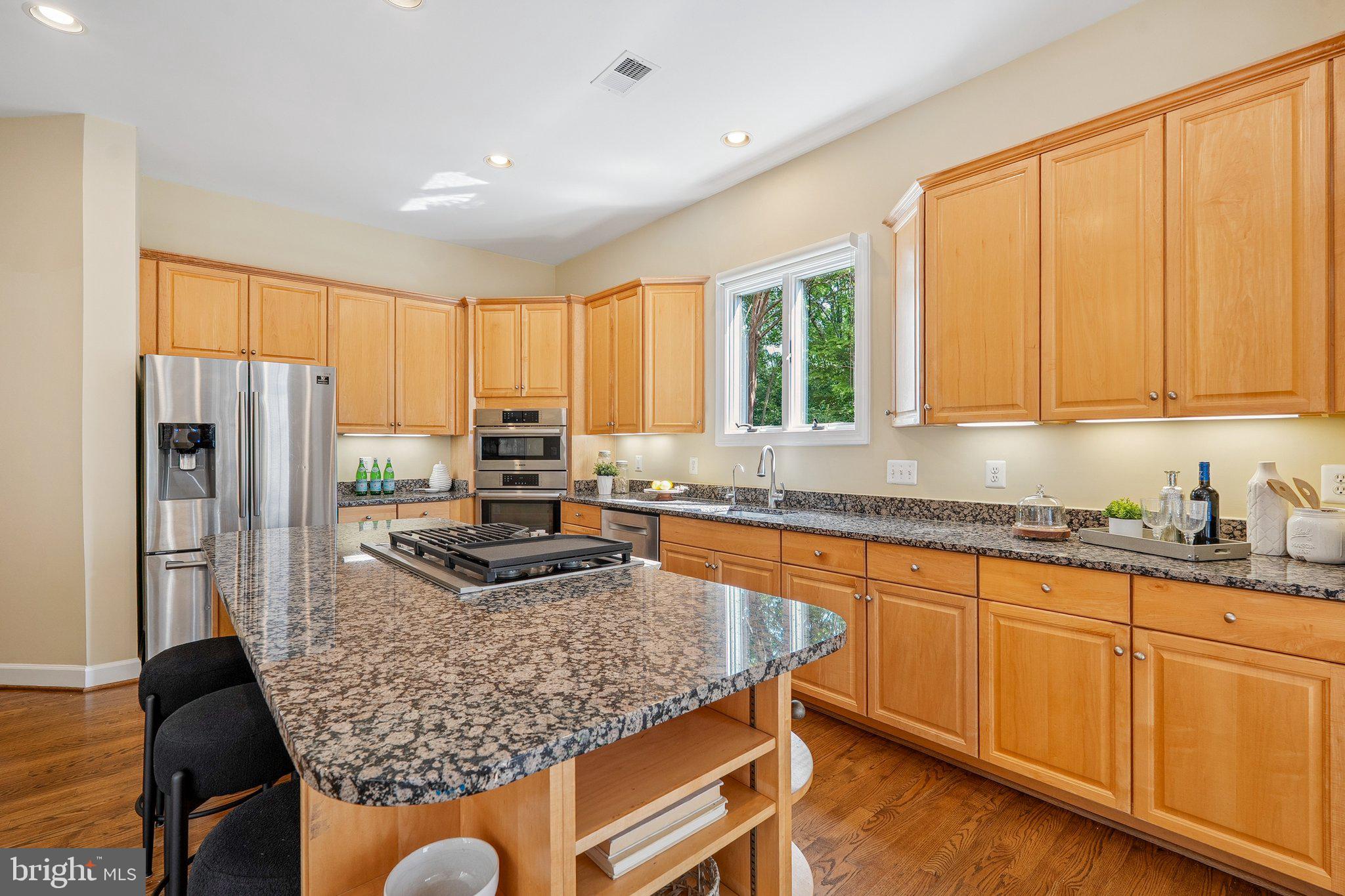 POTOMAC REGENCY - Residential