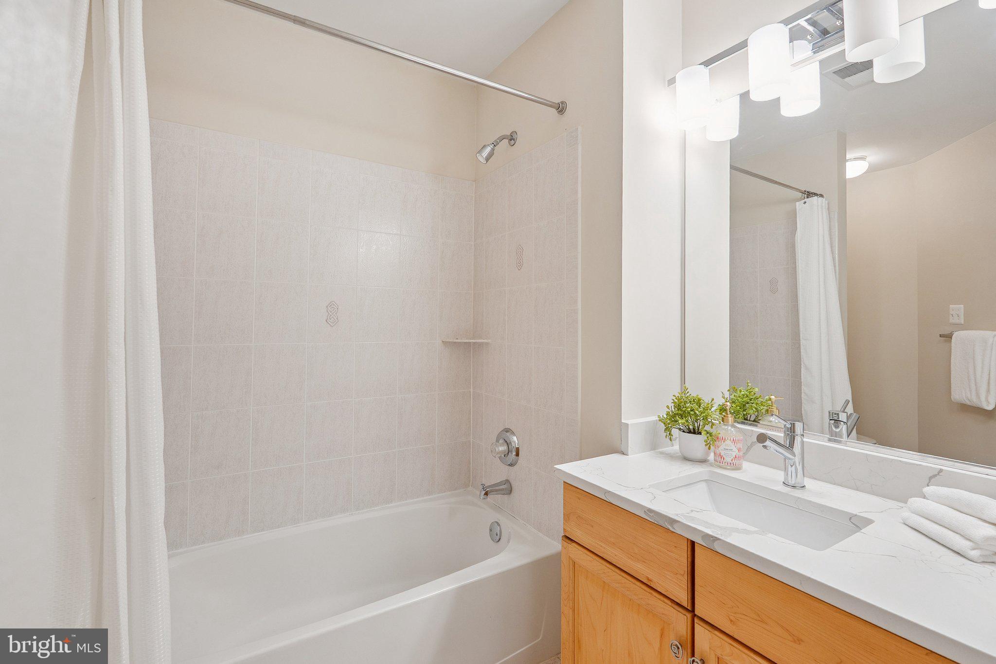 POTOMAC REGENCY - Residential