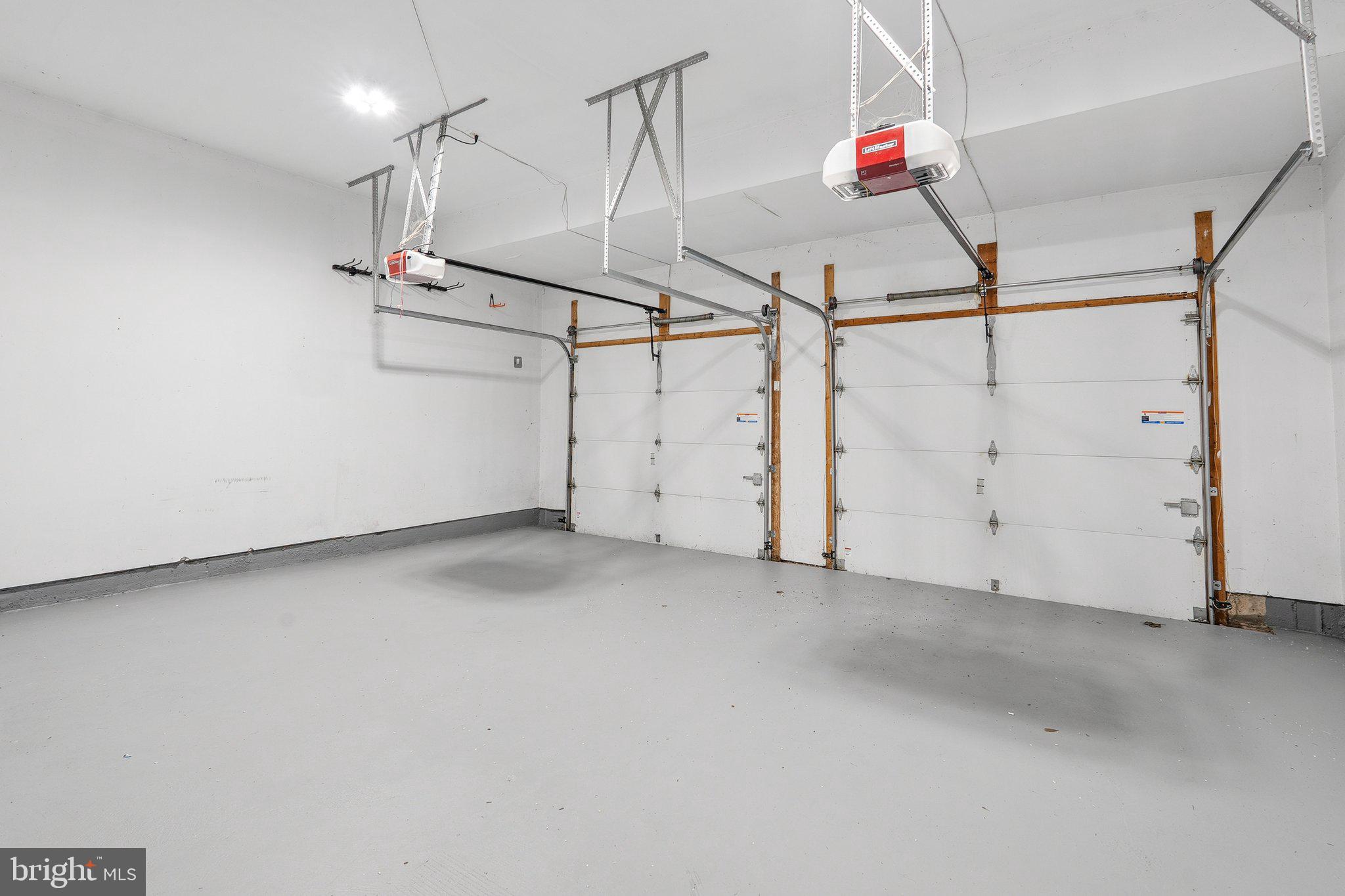 POTOMAC REGENCY - Residential