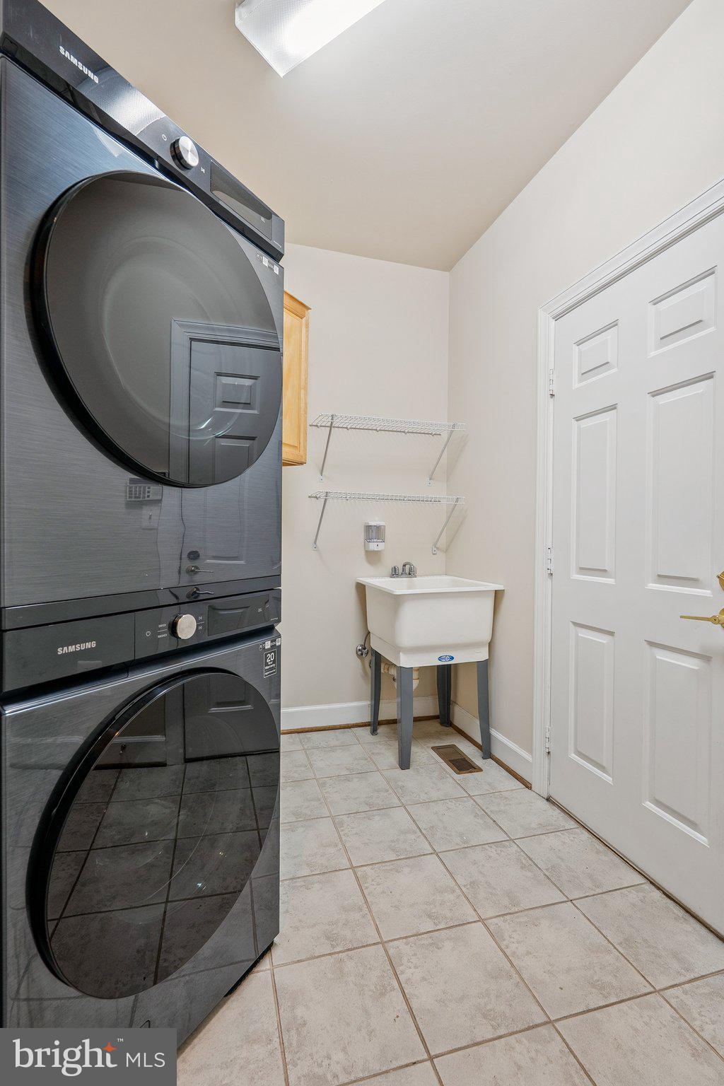 POTOMAC REGENCY - Residential