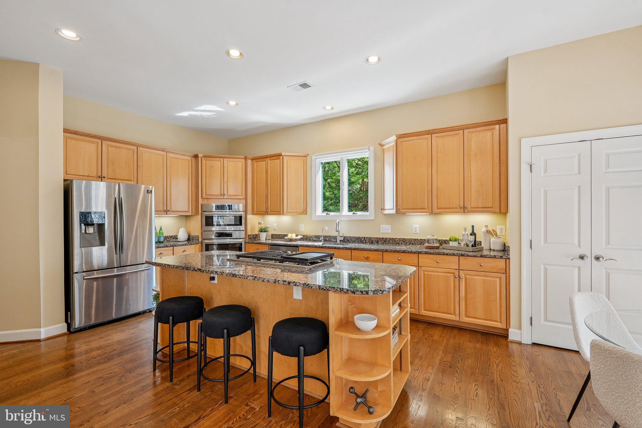 POTOMAC REGENCY - Residential