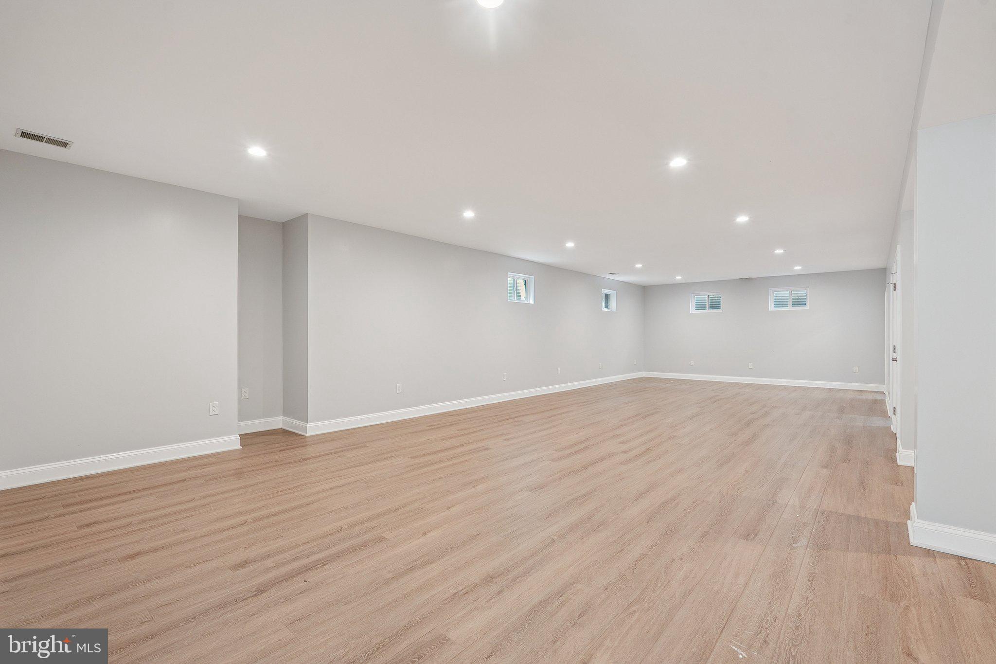 POTOMAC REGENCY - Residential