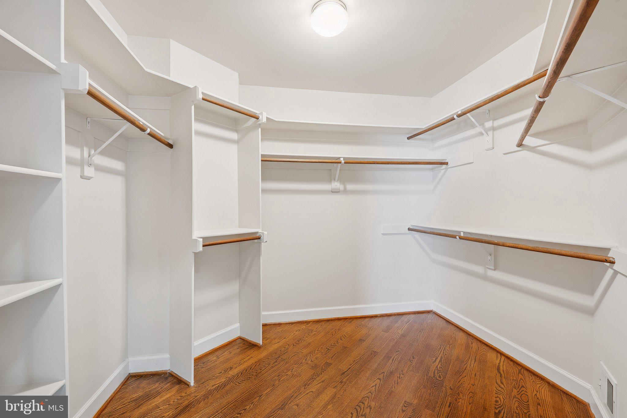 POTOMAC REGENCY - Residential