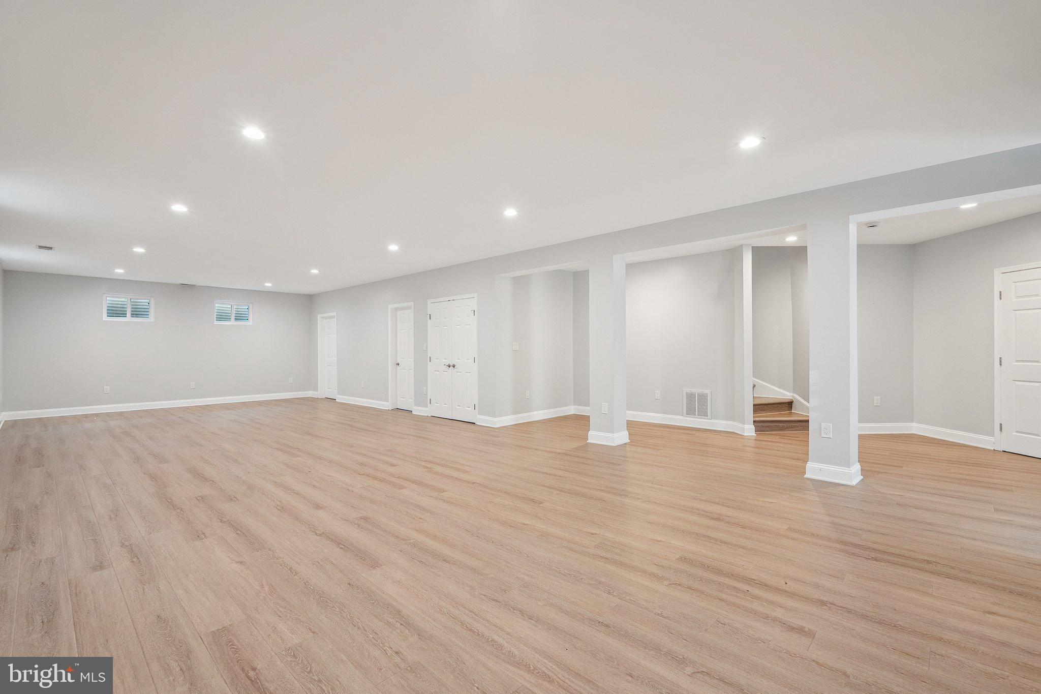 POTOMAC REGENCY - Residential