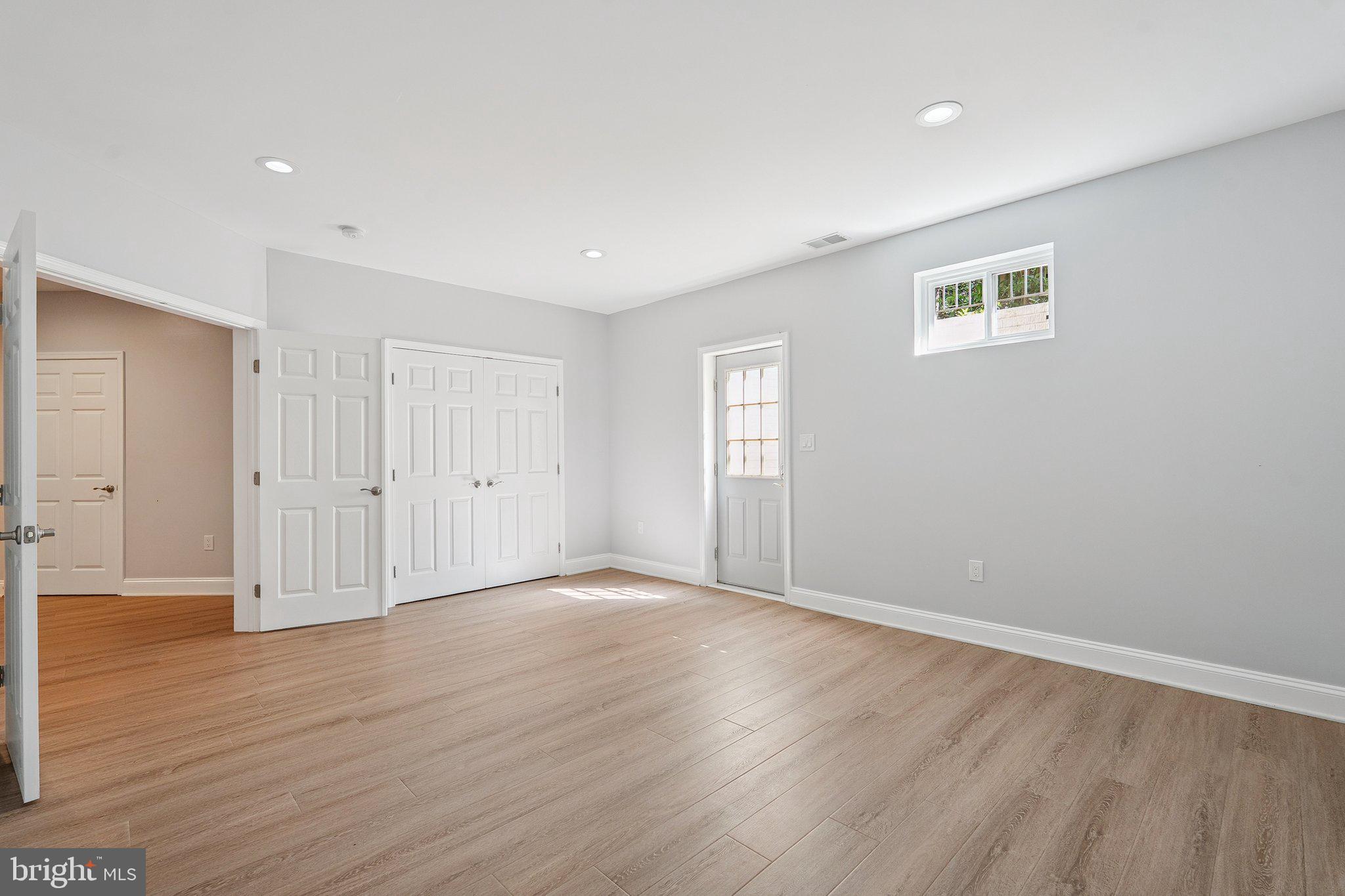 POTOMAC REGENCY - Residential