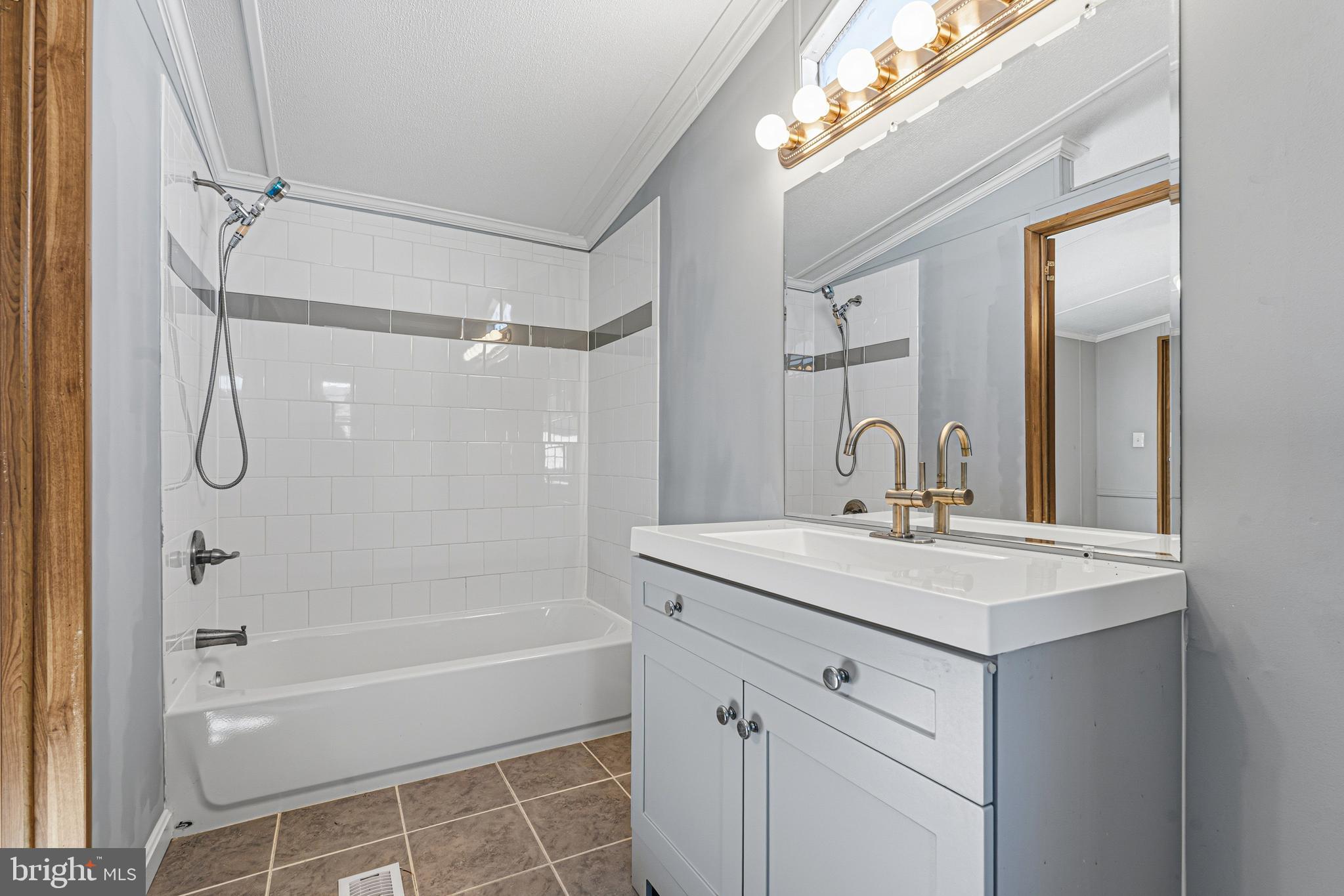 BISCAYNE BAY - Residential