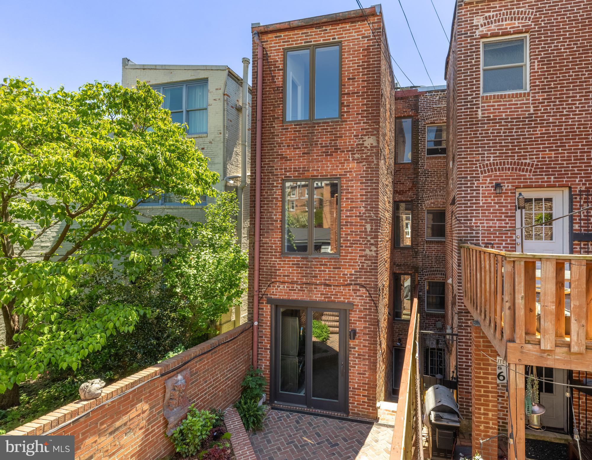 Property Search 128 D STREET SE