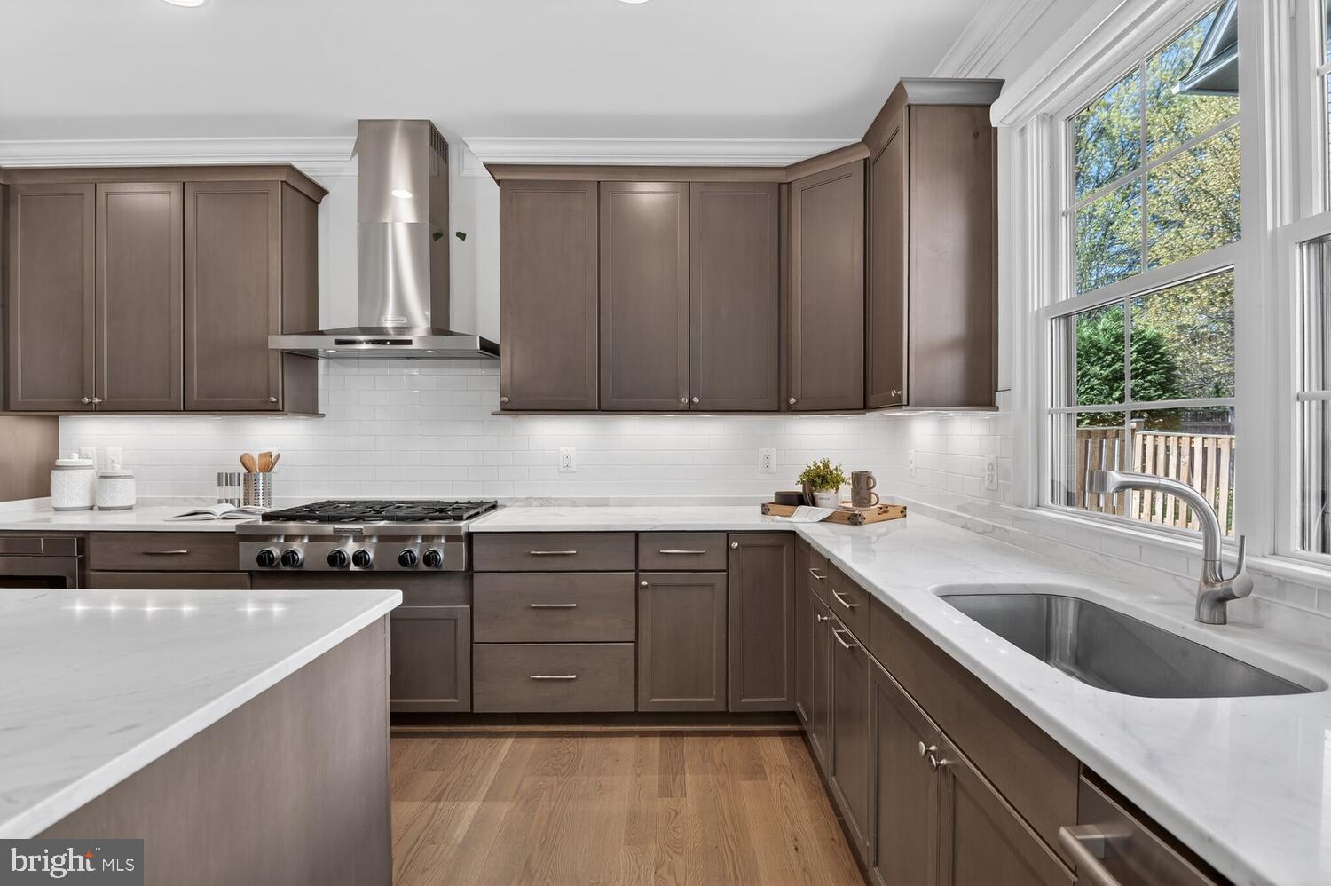 LEE HEIGHTS - Residential