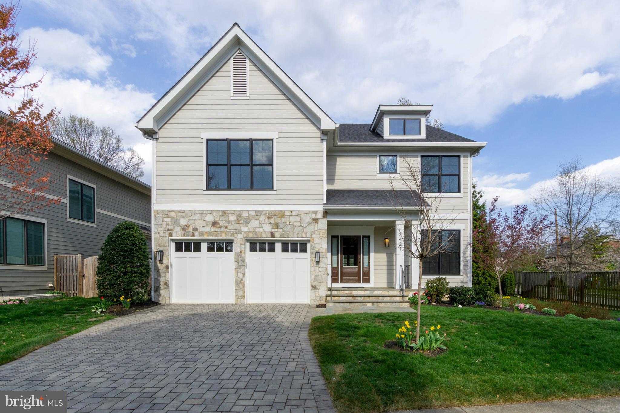 LEE HEIGHTS - Residential